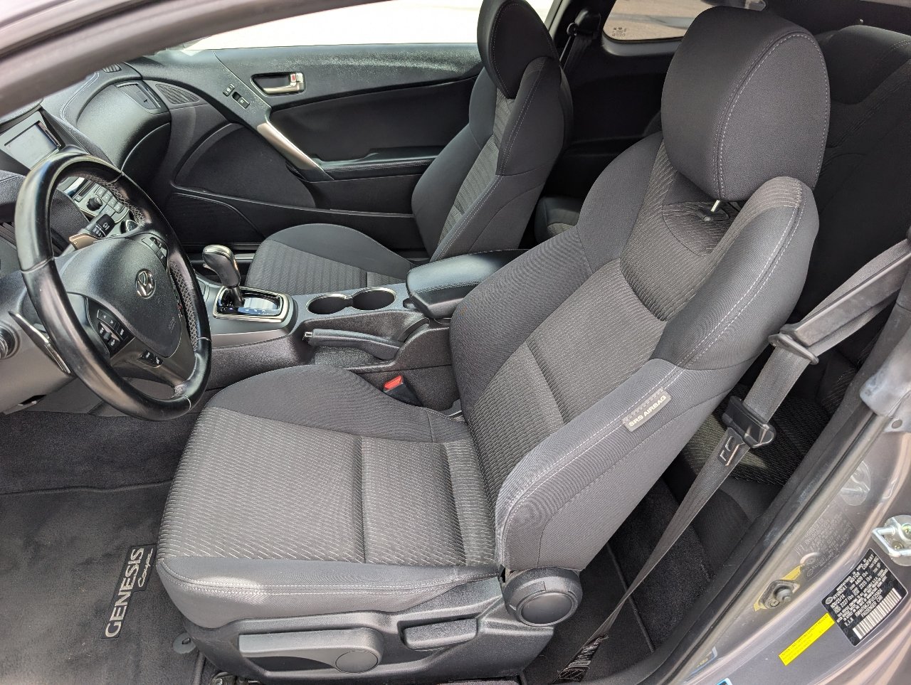 Used 2015 Hyundai Genesis 3.8 RWD image 2