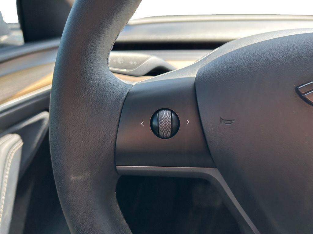 Used 2023 Tesla Model Y Long Range AWD/4WD image 20