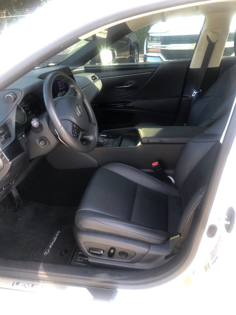 Used 2023 Lexus ES 350 w/ Premium Package FWD image 5