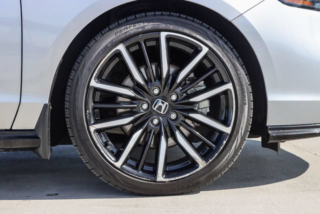 Used 2024 Honda Accord Touring image 11