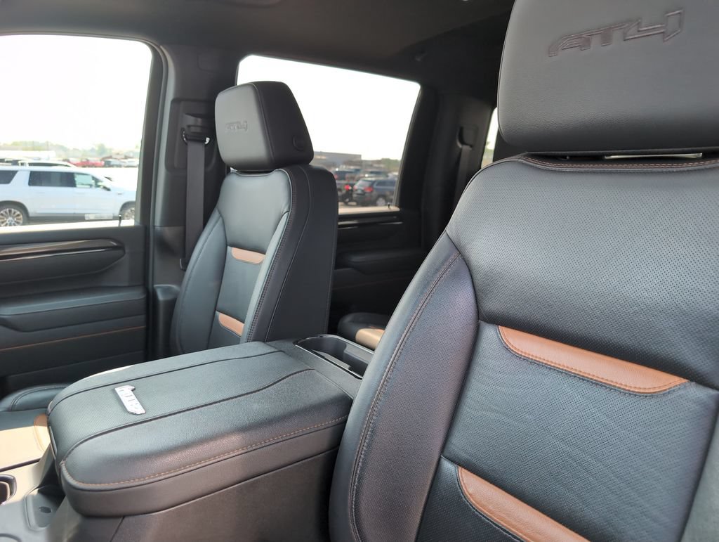 Used 2025 GMC Sierra 2500 AT4 w/ AT4 Premium Plus Package AWD/4WD image 19