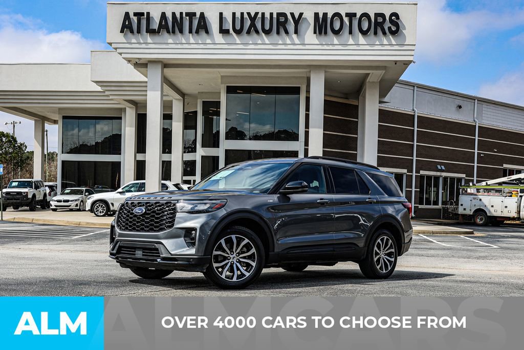 Used 2025 Ford Explorer ST-Line image 3