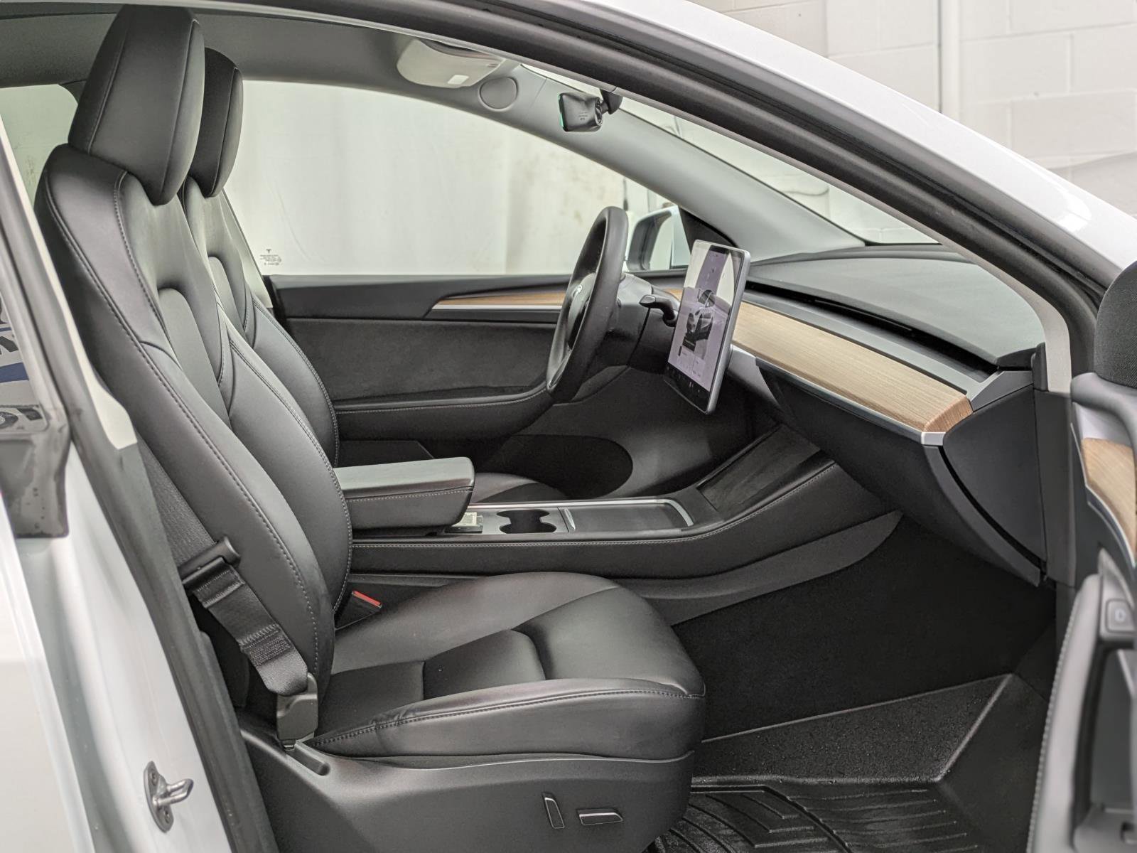 Used 2023 Tesla Model Y Long Range image 21