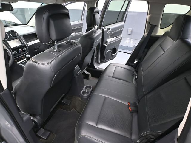 Used 2016 Jeep Compass High Altitude AWD/4WD image 34