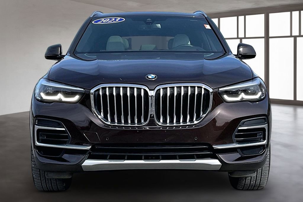 Used 2023 BMW X5 xDrive40i w/ Premium Package image 2
