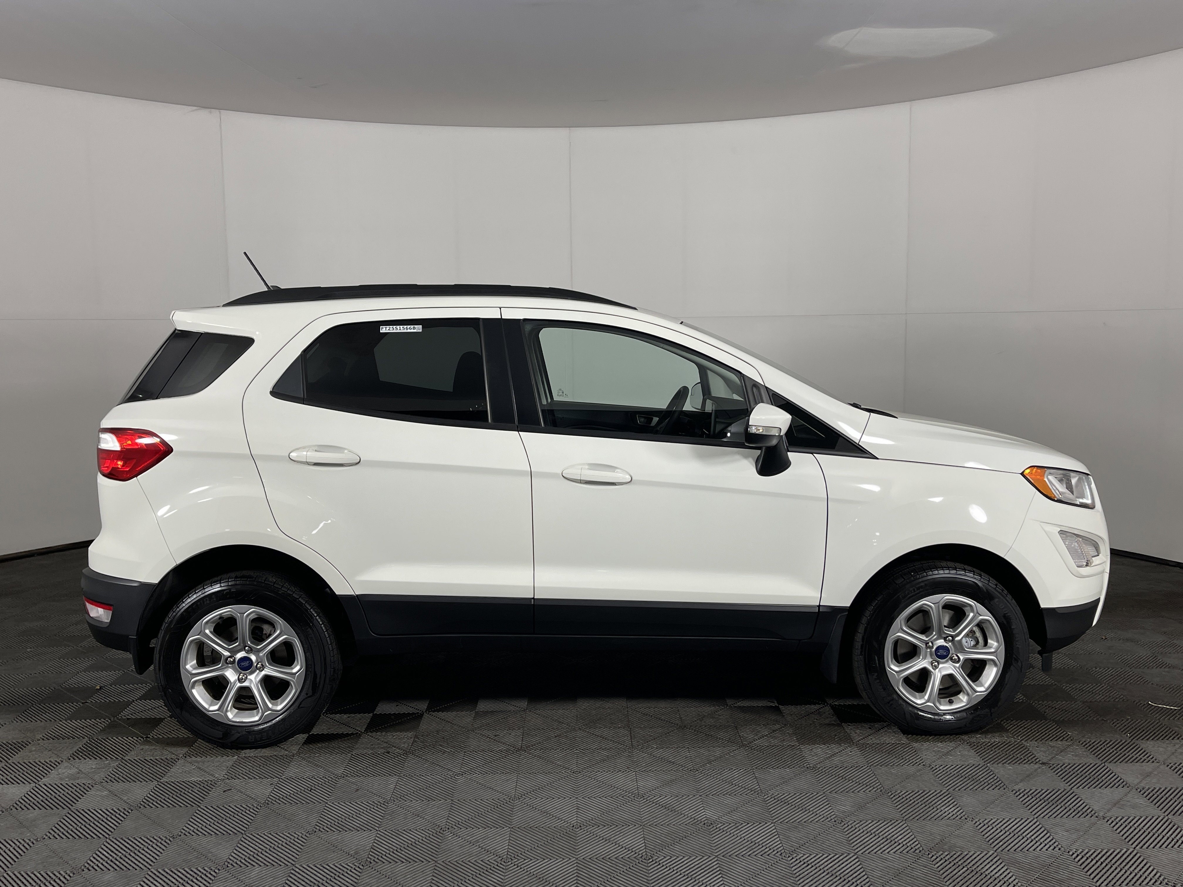 Used 2021 Ford EcoSport SE image 5