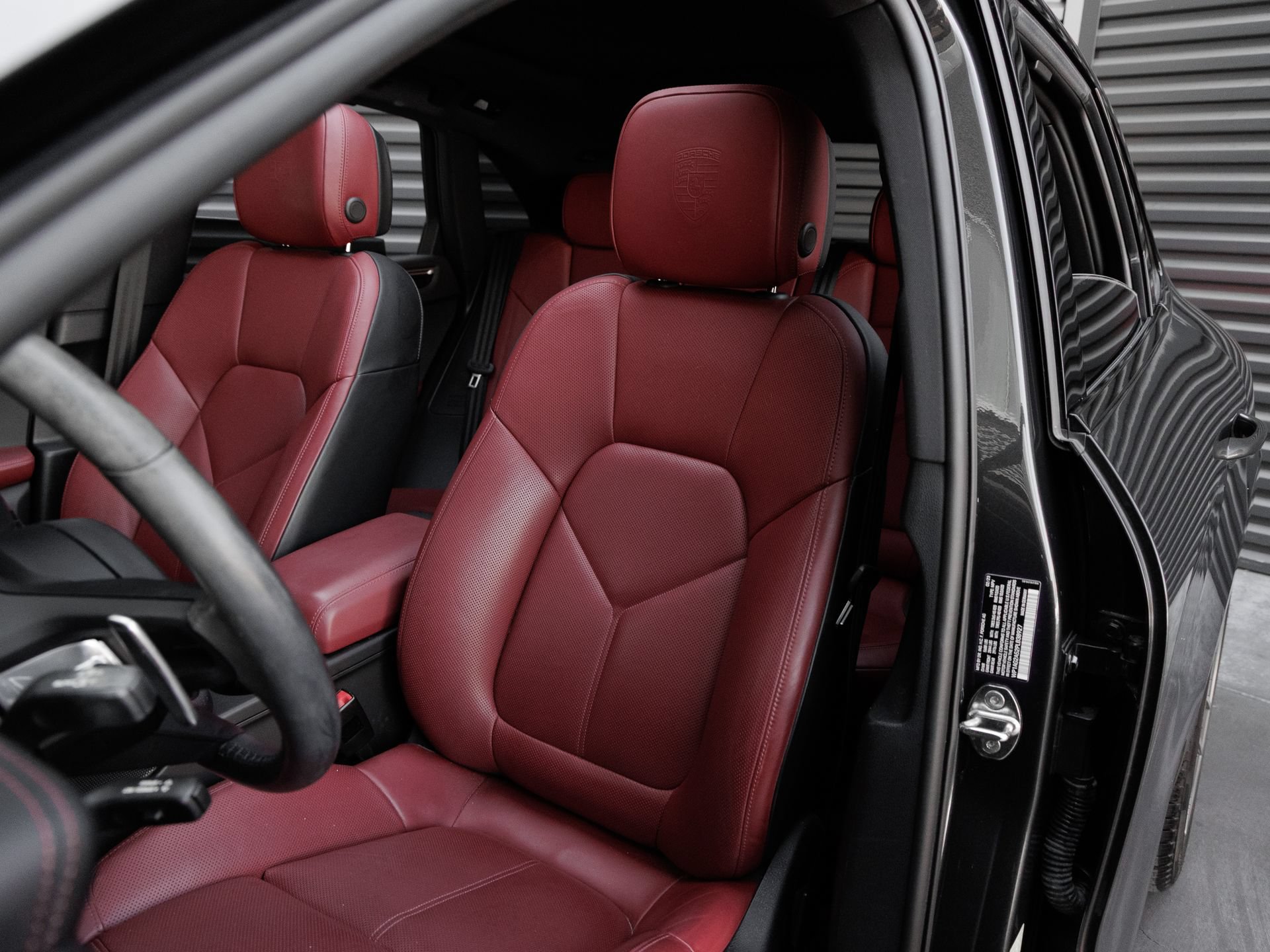 Certified 2023 Porsche Macan S AWD/4WD image 5