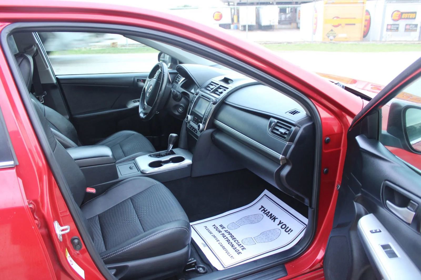 Used 2012 Toyota Camry SE FWD image 7