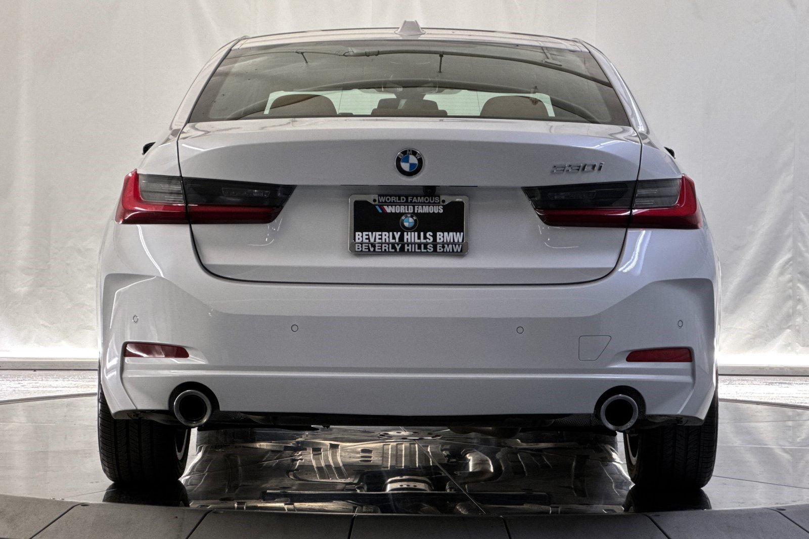 Used 2023 BMW 330i Sedan w/ Parking Assistance Package RWD image 9