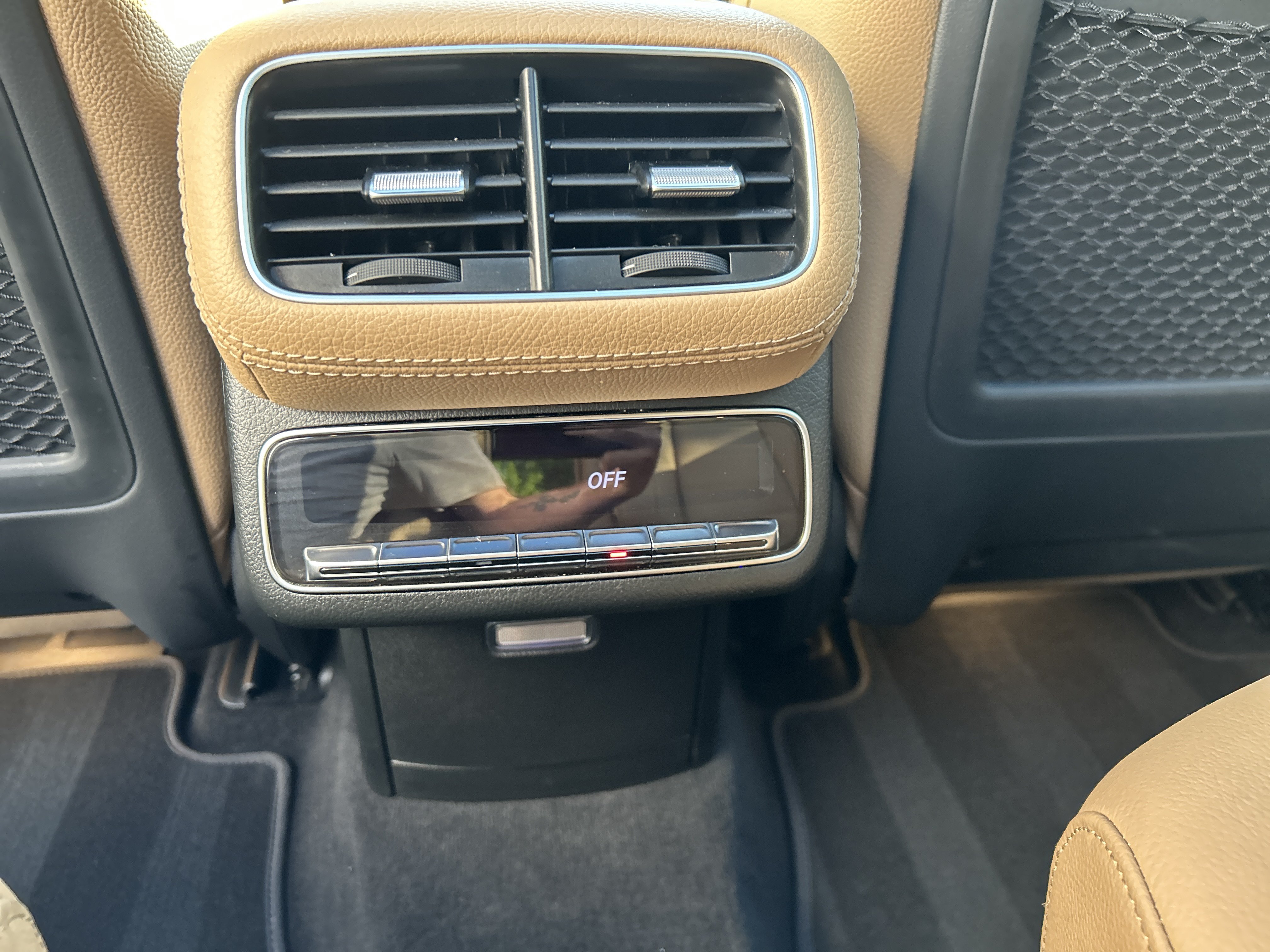 Certified 2024 Mercedes-Benz GLS 450 4MATIC image 43