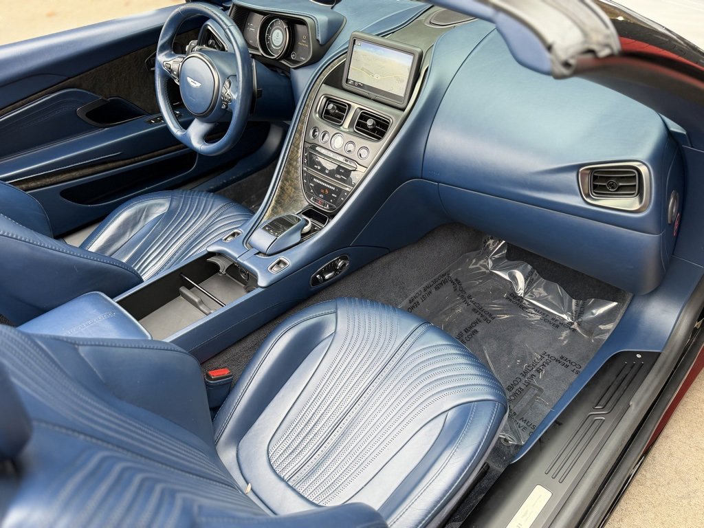 Used 2019 Aston Martin DB11 Volante image 38