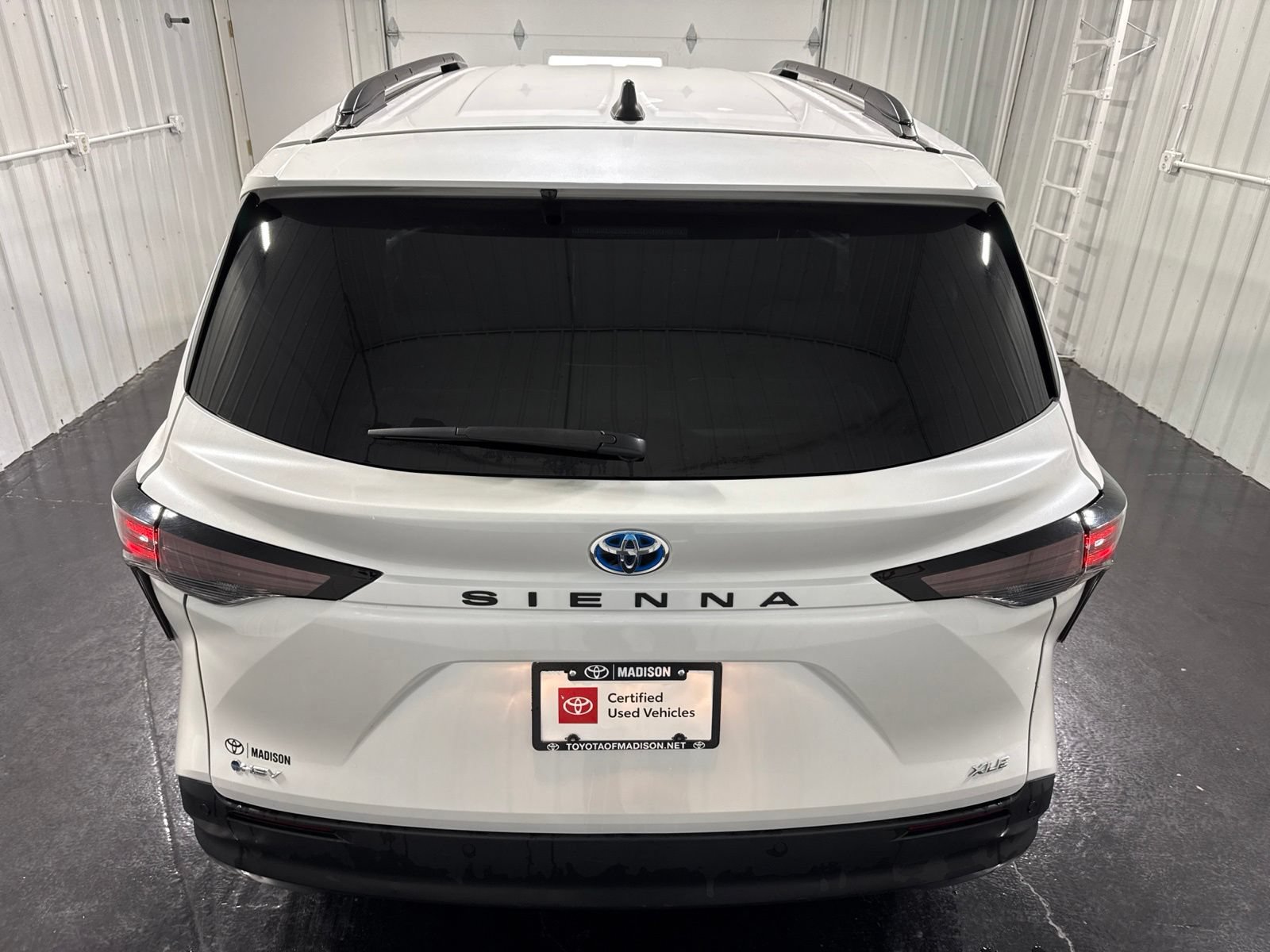 Used 2025 Toyota Sienna XLE FWD image 54