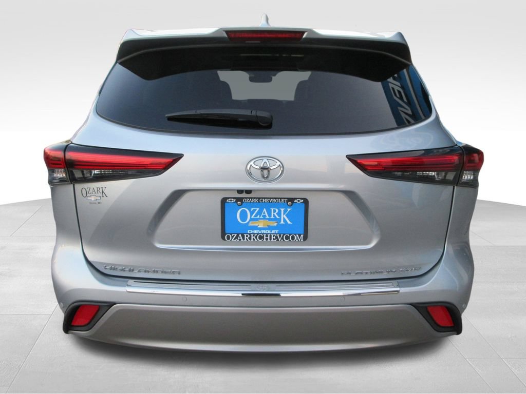 Used 2022 Toyota Highlander Platinum AWD/4WD image 4
