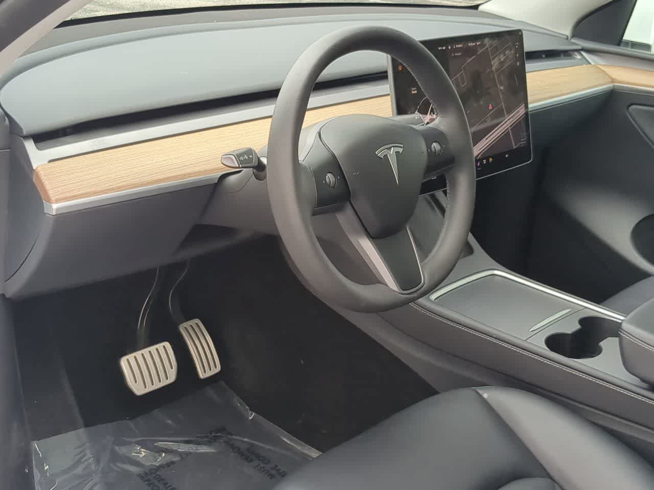 Used 2024 Tesla Model Y Performance AWD/4WD image 10