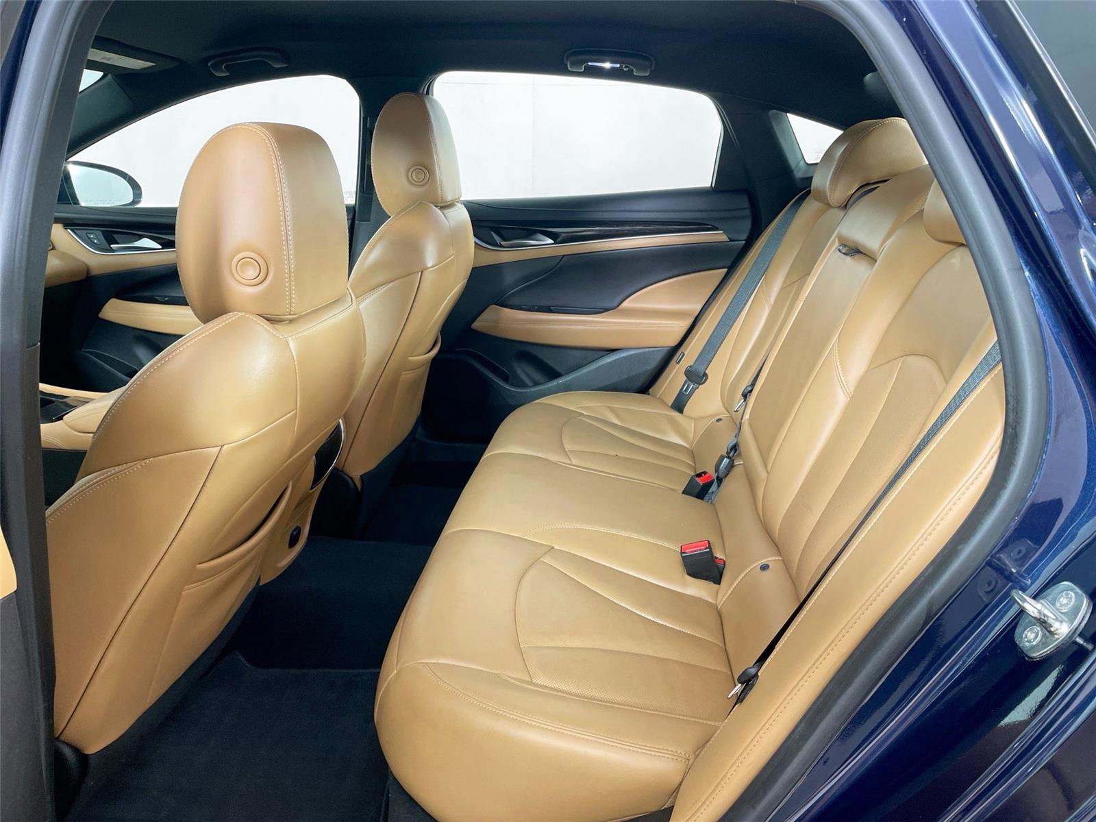 Used 2017 Buick LaCrosse Essence image 11