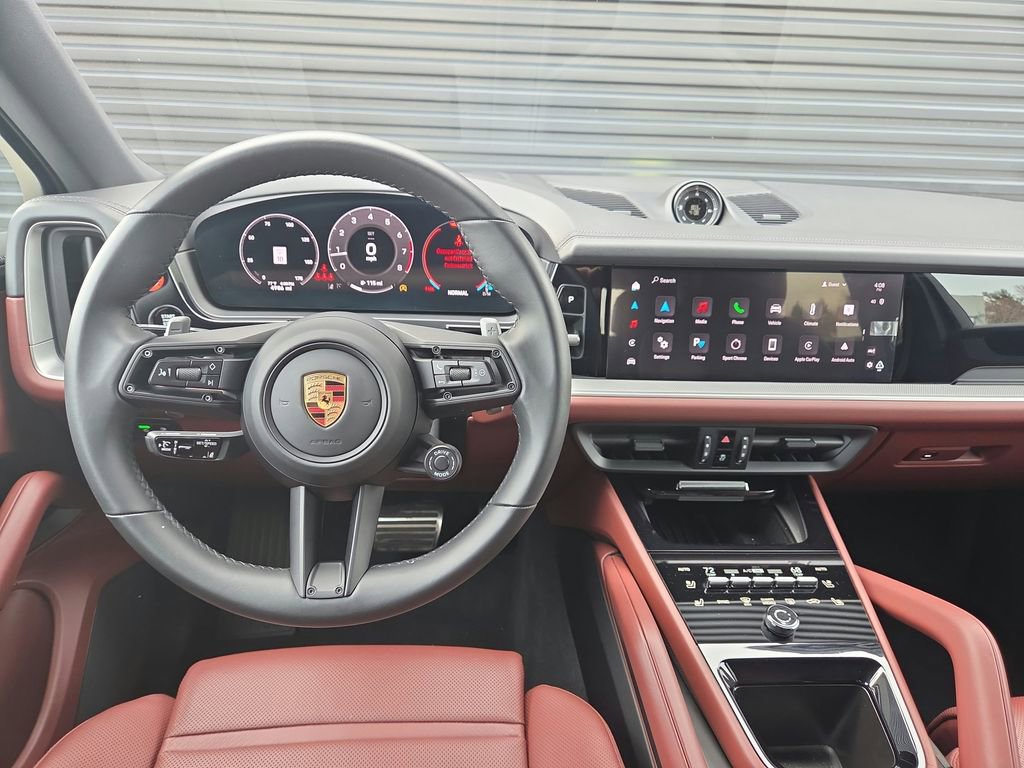 Certified 2025 Porsche Cayenne Coupe image 8