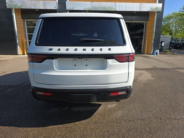 Used 2024 Jeep Wagoneer Series II w/ Convenience Group I AWD/4WD image 9