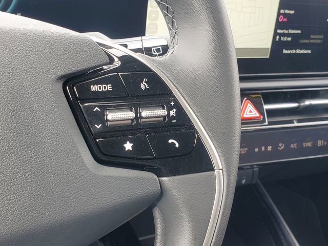 Used 2024 Kia Niro EX image 14