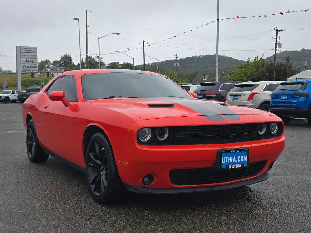 Used 2017 Dodge Challenger SXT w/ Blacktop Package image 7