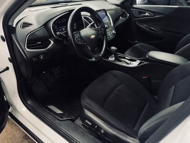 Used 2024 Chevrolet Malibu RS w/ LPO, Floor Liner Package FWD image 16