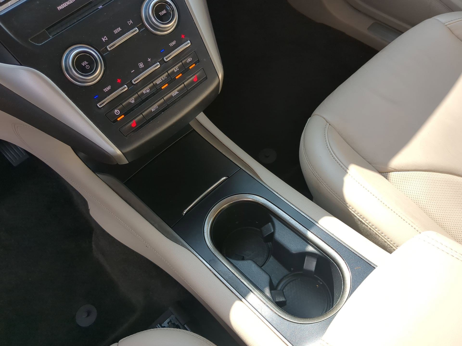 Used 2018 Lincoln MKC Select w/ Select Plus Package AWD/4WD image 20