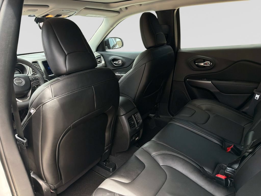 Used 2022 Jeep Cherokee Latitude Lux w/ Sun & Sound Group AWD/4WD image 15
