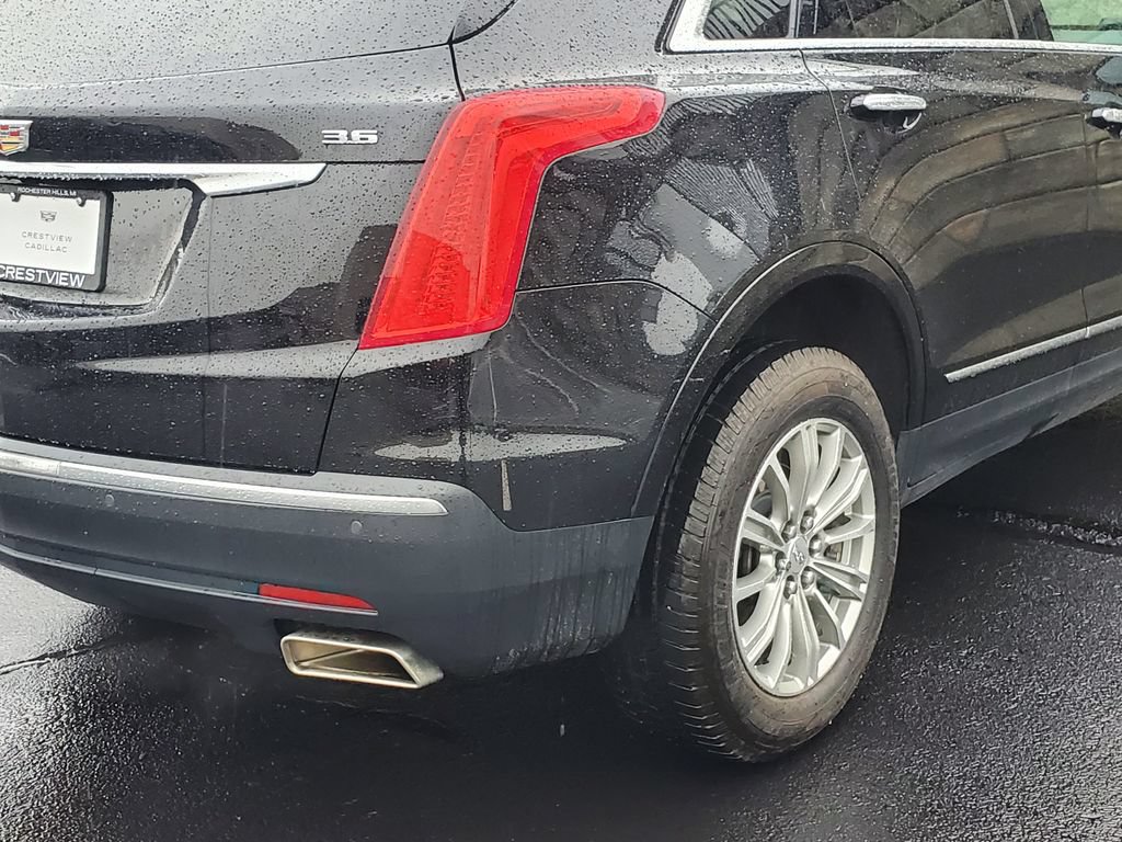 Used 2017 Cadillac XT5 Luxury w/ Driver Awareness Package AWD/4WD image 11