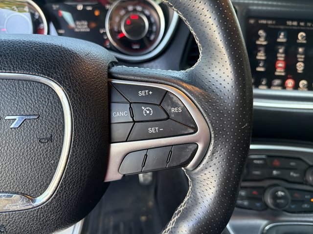 Used 2016 Dodge Challenger SRT w/ Technology Group RWD image 16