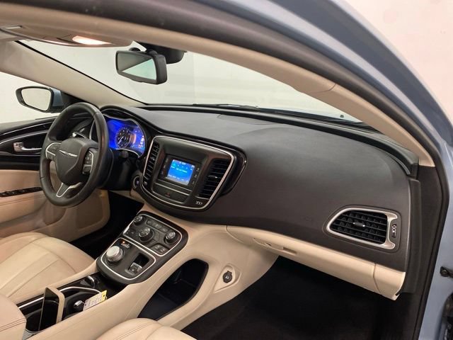 Used 2015 Chrysler 200 C FWD image 21