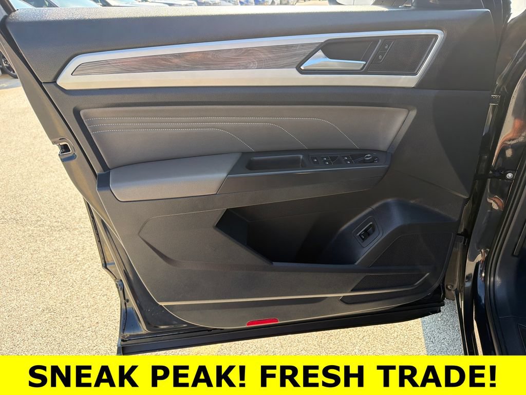 Certified 2023 Volkswagen Atlas Cross Sport SE w/ Black Wheel Package AWD/4WD image 9