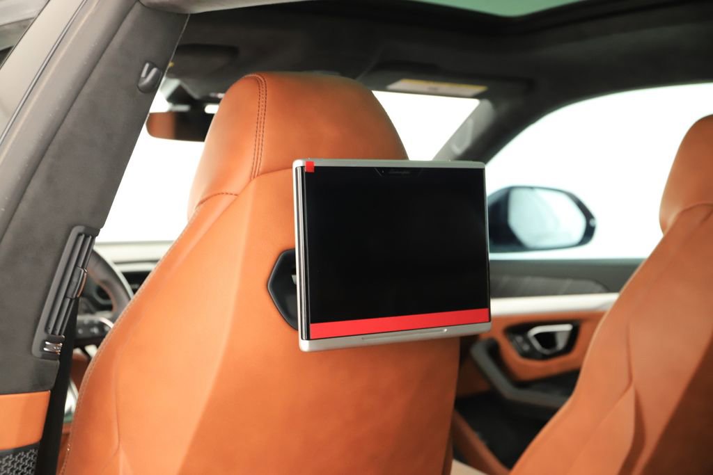Used 2020 Lamborghini Urus image 23