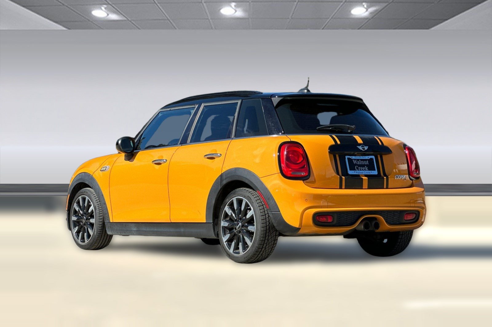 Used 2018 MINI Cooper S FWD image 3