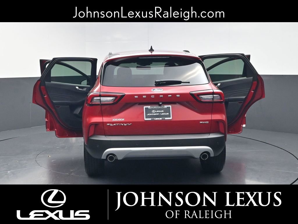 Used 2025 Ford Escape Platinum w/ Premium Technology Package image 30