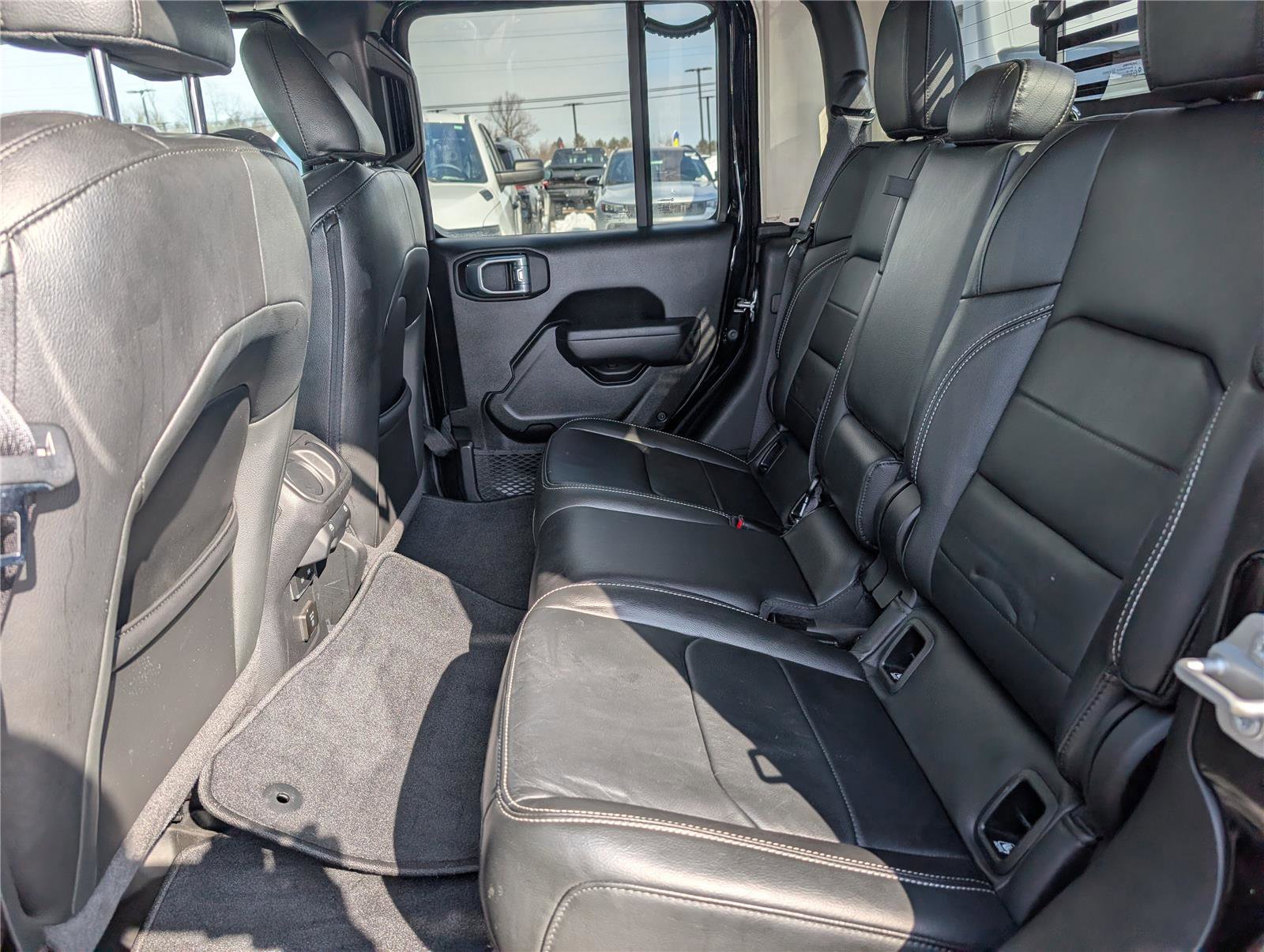 Used 2022 Jeep Gladiator Overland w/ Popular Equipment Package image 13