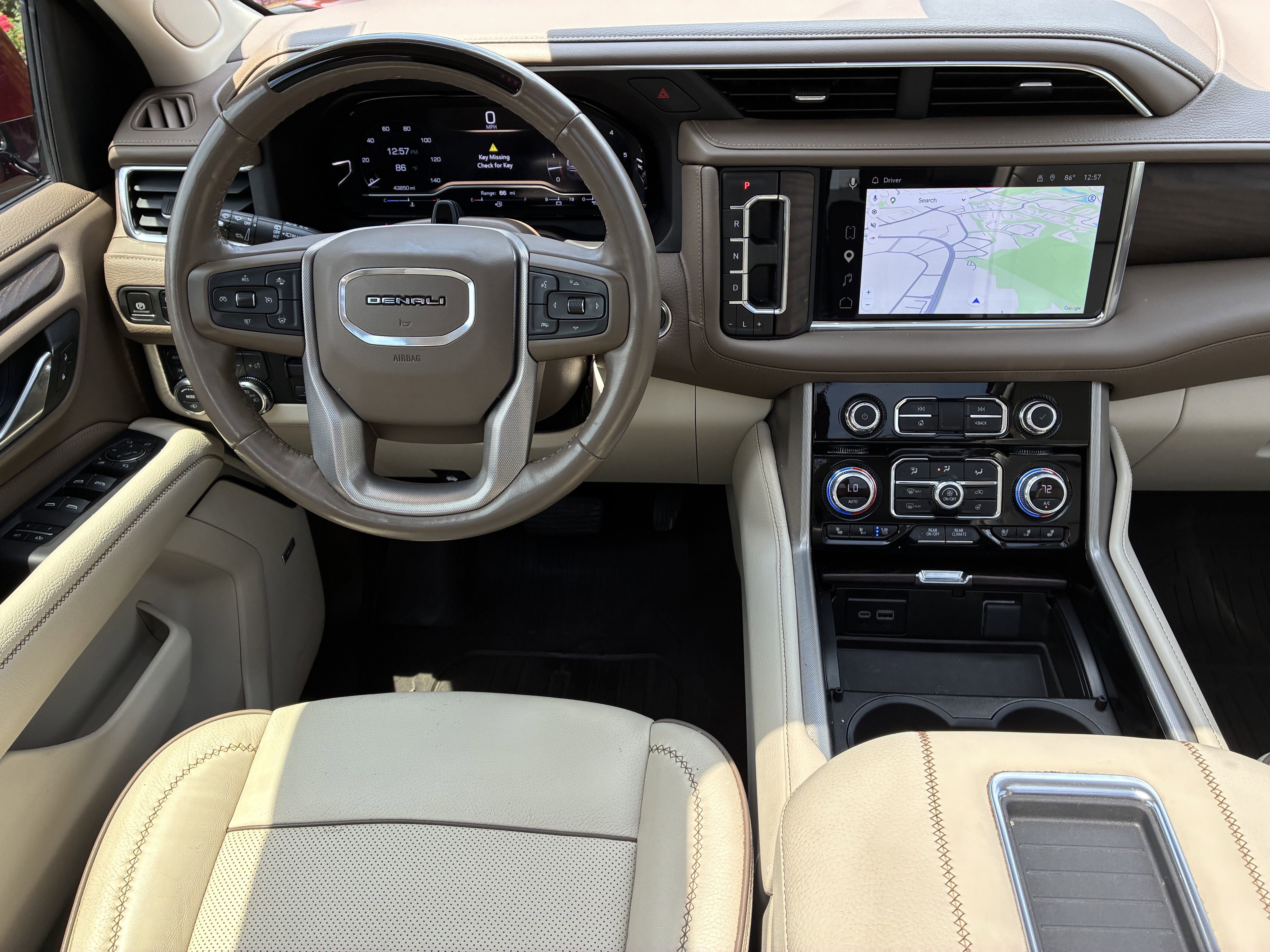 Used 2023 GMC Yukon XL Denali w/ Denali Reserve Package AWD/4WD image 23