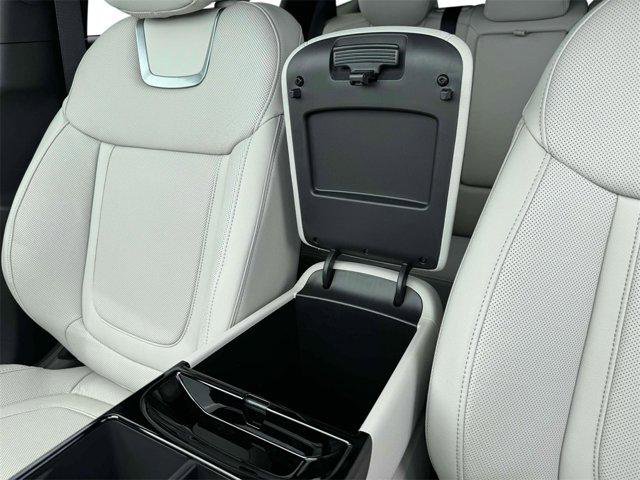 New 2025 Hyundai Tucson Limited image 18
