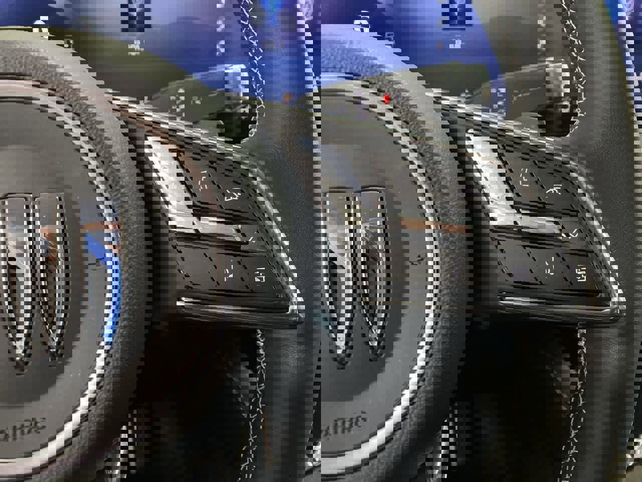 Used 2025 Buick Envision Sport Touring image 22