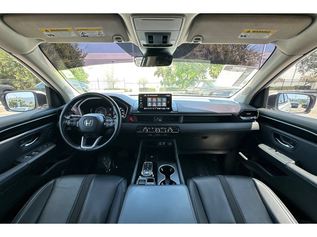 Certified 2025 Honda Pilot Touring image 15