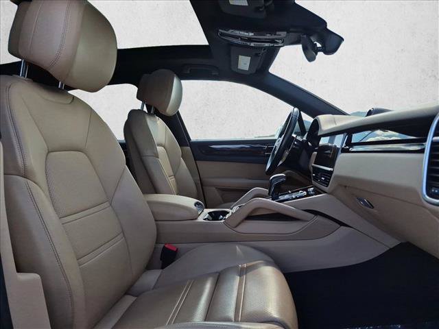 Used 2023 Porsche Cayenne AWD/4WD image 23