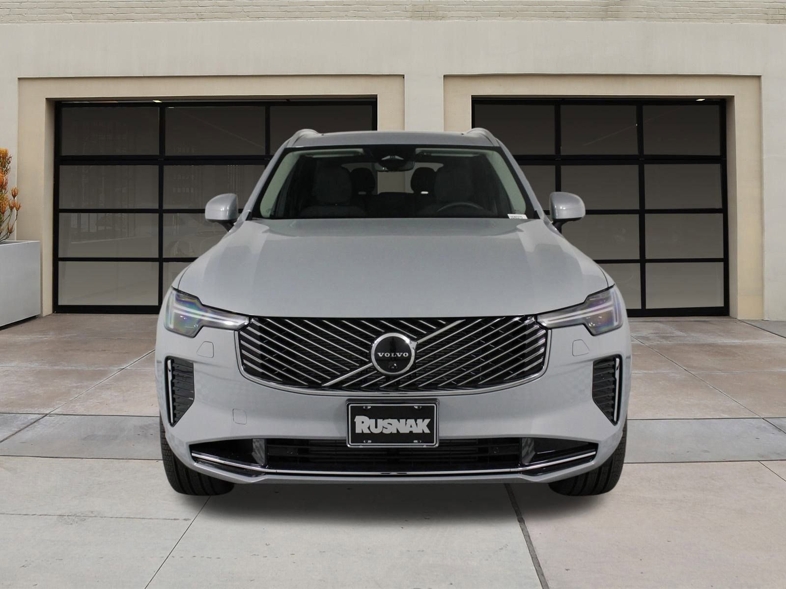 New 2026 Volvo XC90 T8 Plus w/ Protection Package Premier image 2