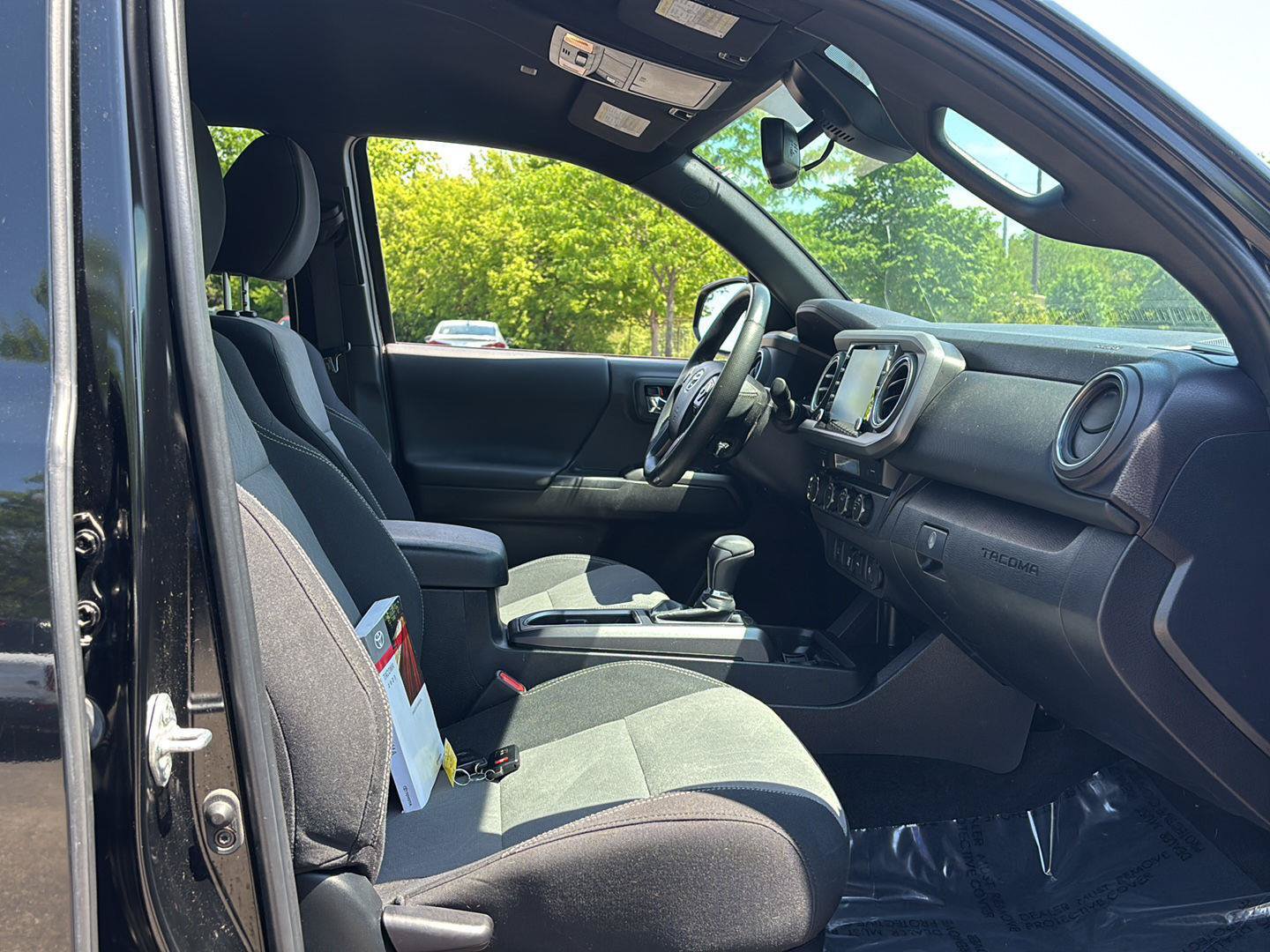 Used 2023 Toyota Tacoma TRD Sport AWD/4WD image 21