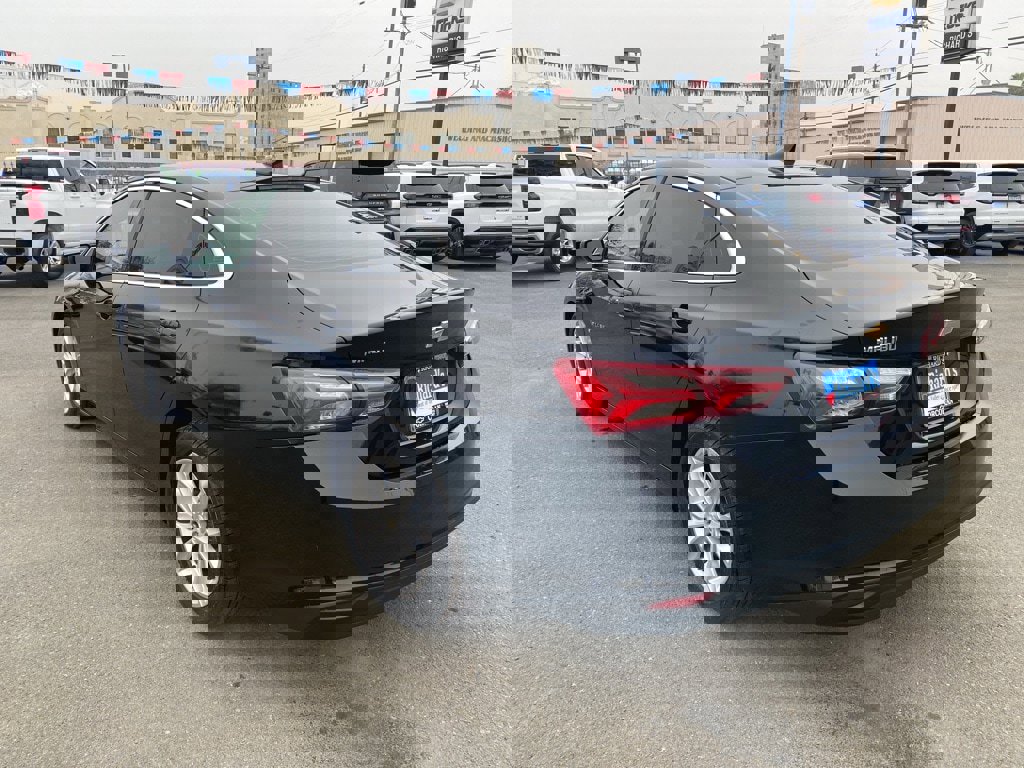 Used 2022 Chevrolet Malibu LT image 12