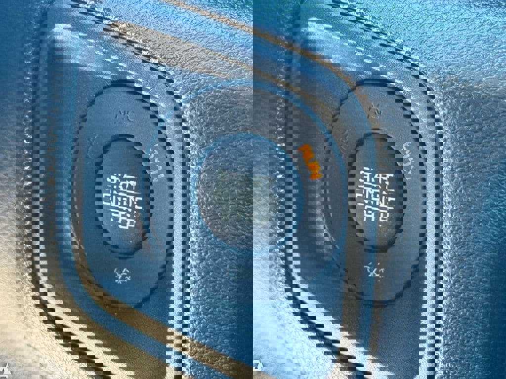 Used 2025 Jeep Wrangler Sport S image 25