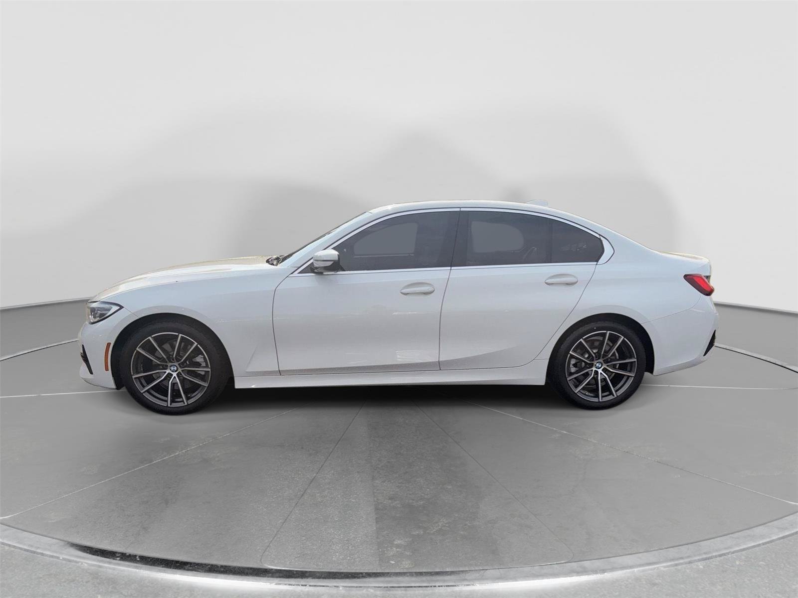 Used 2021 BMW 330i Sedan w/ Convenience Package RWD image 2