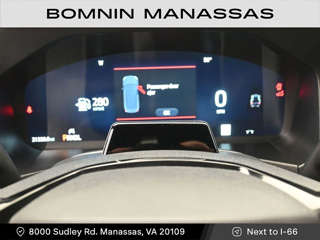 Used 2025 Ford Explorer ST-Line w/ ST-Line Street Pack image 16