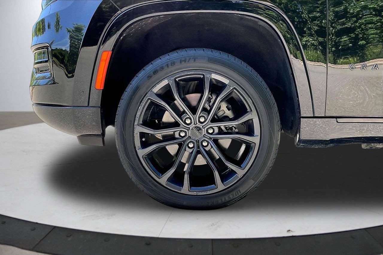 Certified 2024 Jeep Grand Wagoneer L Series II w/ Quick Order Packagew 28T AWD/4WD image 36