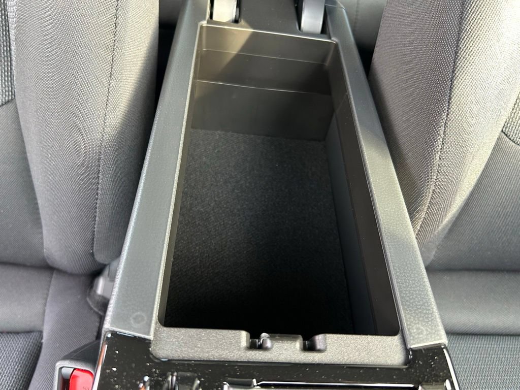 Used 2025 Toyota Prius LE FWD image 43