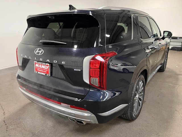 Used 2023 Hyundai Palisade Calligraphy image 3