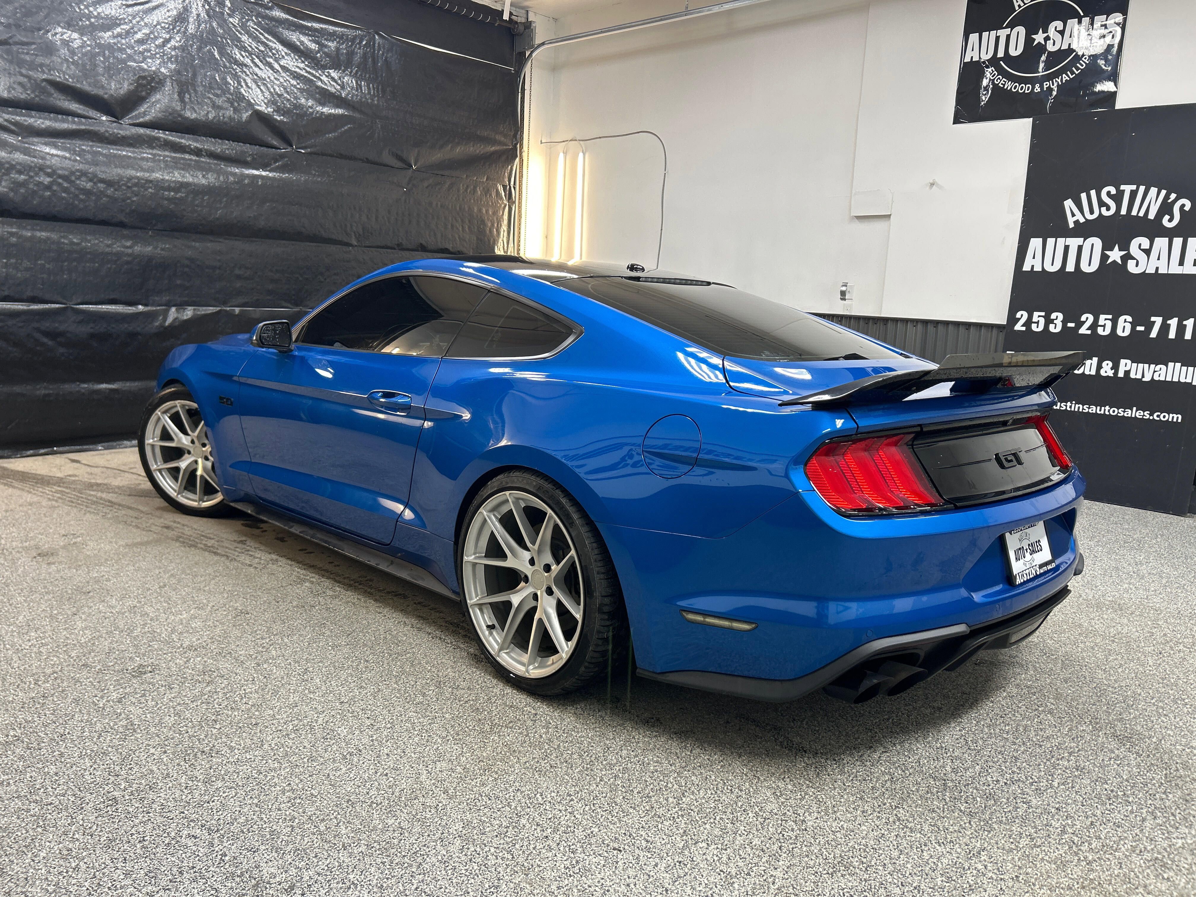 Used 2019 Ford Mustang GT Premium w/ Carbon Sport Interior Package RWD image 4