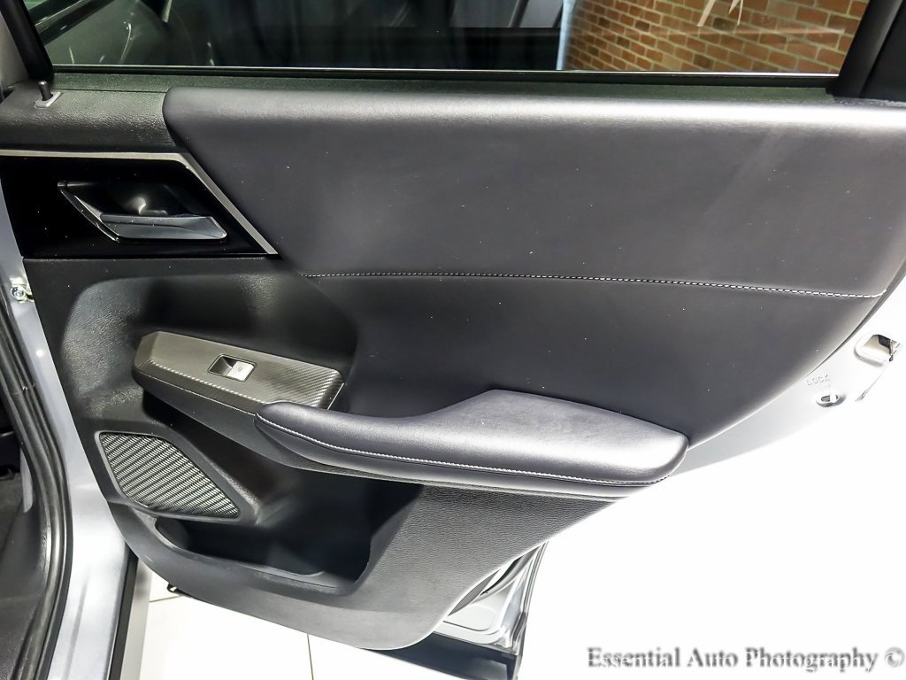 Used 2023 Mitsubishi Outlander SE image 32